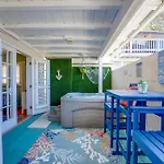 Coral Cottage